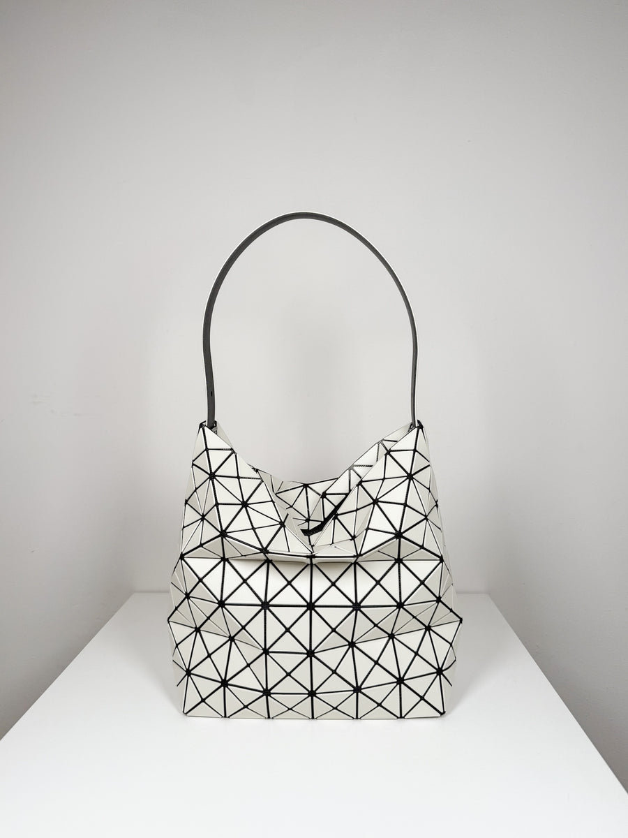 極美品　ISSEY MIYAKE 手袋 グレー/ピンク IM43AF106 TRACK TOTE BAG – ISSEY MIYAKE ONLINE STORE