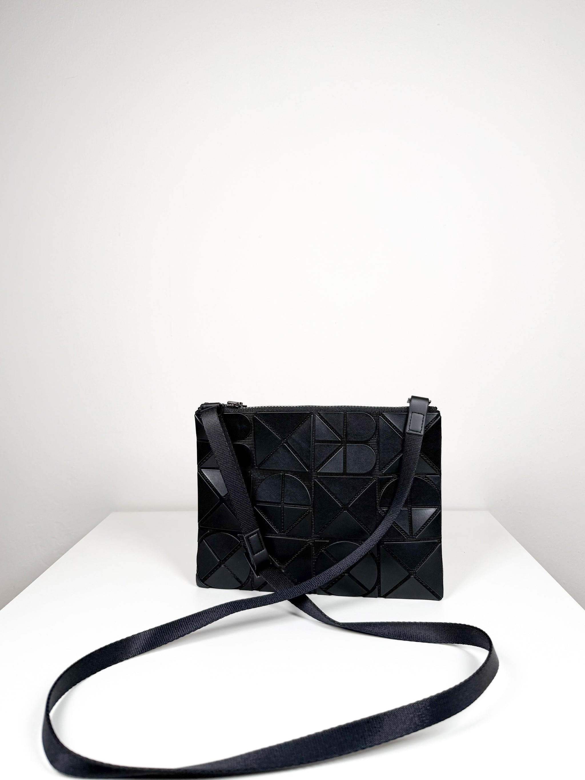 Bao Bao Issey Miyake - Font - Matte Black – Piermarini