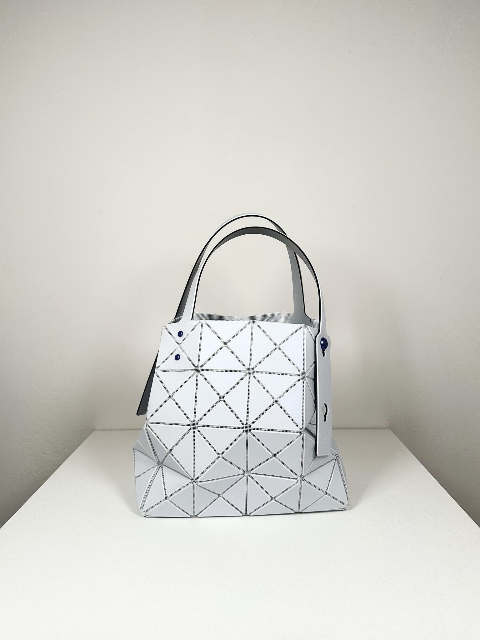 Bao Bao Issey Miyake - Carat - Light Gray – Piermarini